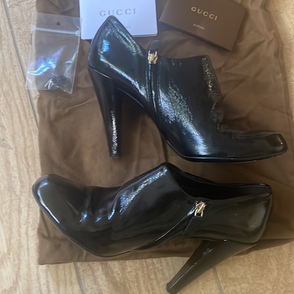 Fabulous Vintage Gucci Booties - Picture 5 of 6